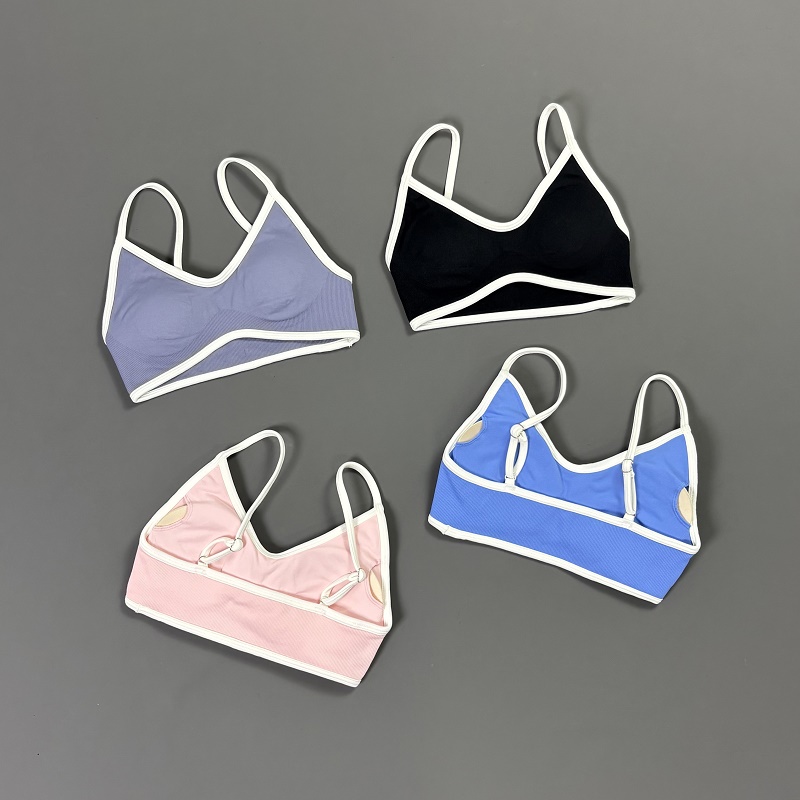 حمالة صدر رياضية نسائية بخطوط  - مراجعة Yoga Fitness Tapis وسعره